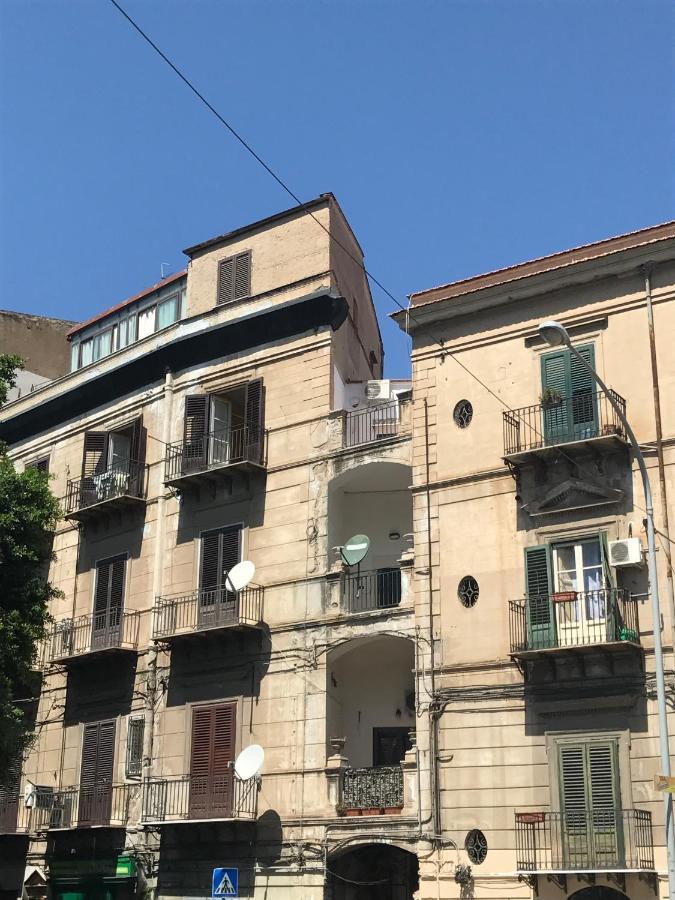 Frank'S House - Appartamento Con Terrazzo In Centro Palermo Exteriör bild