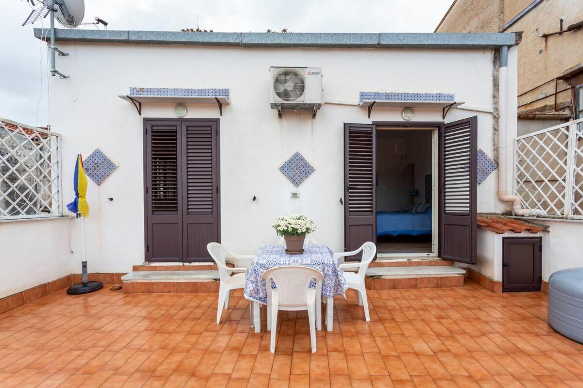 Frank'S House - Appartamento Con Terrazzo In Centro Palermo Exteriör bild